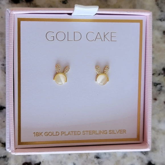 Gold Cake 18K Gold Plated Sterling Silver Bunny Stud Earrings NEW - Picture 1 of 5